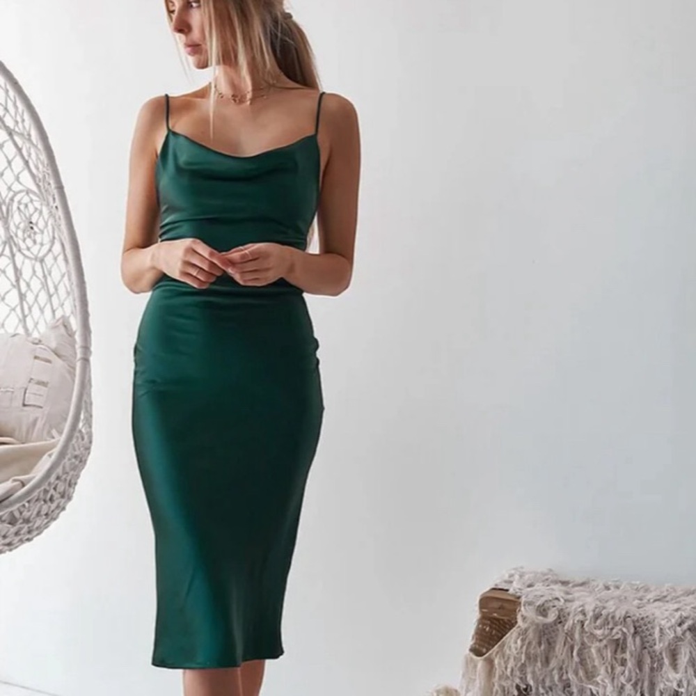 Lady Black Tie Velvi Aspen Midi Dress